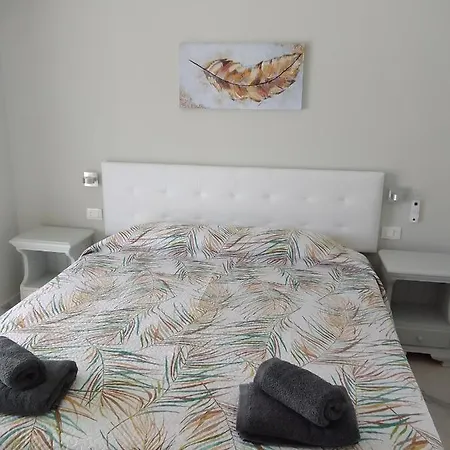 Apartment Lovely House Parque Santiago 3